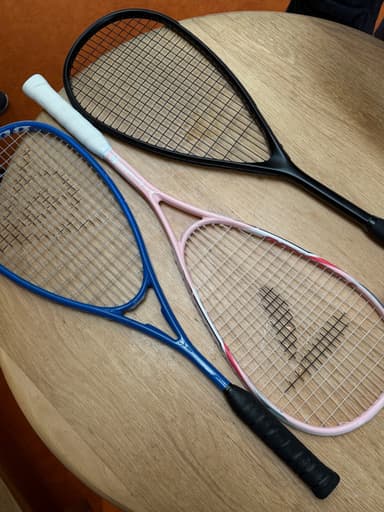A squash game amongst strangers organized via Fyng